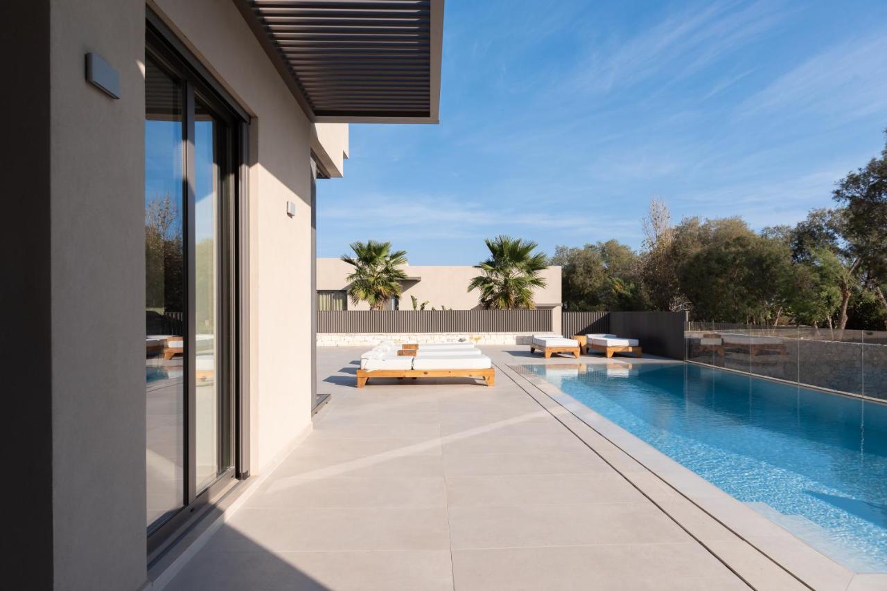 חאניה Athina Luxury Villa, With Pool & Walk To The Beach, By Thinkvilla מראה חיצוני תמונה